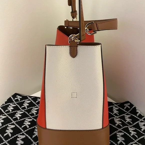 Michael Kors - Mercer Gallery , Coral, brown & cream leather purse - Picture 4 of 10